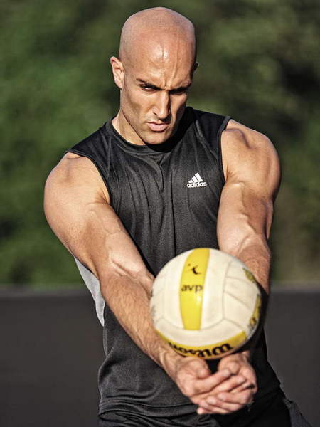 JAMES DINONNO 6'2" 42L Shirt: 16.5-35/36 Waist: 33 Inseam: 32 Shoe:12