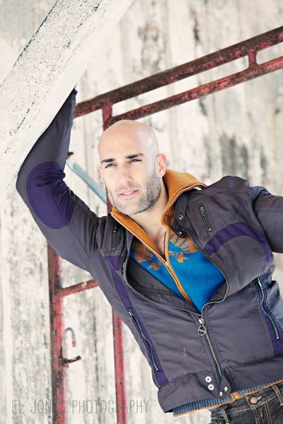 JAMES DINONNO 6'2" 42L Shirt: 16.5-35/36 Waist: 33 Inseam: 32 Shoe:12