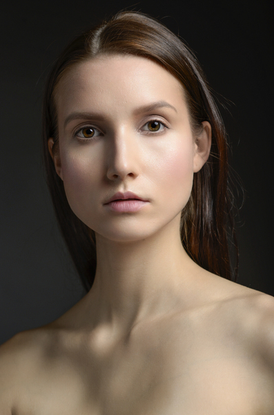 MELANIE ROSE 5'9" Size: 2 32-25-34 Shoe: 8.5 Hair: Brown Eyes: Hazel