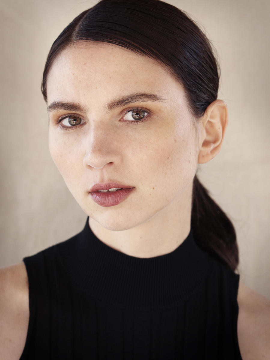 ANASTASIA 5'11" Size: 2 34B-23-34 Shoe: 8.5 Hair: Brown Eyes: Hazel