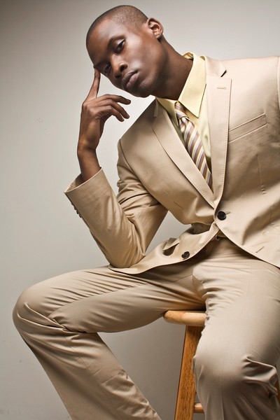 DARNELL JEFFERSON
6'1" Suit: 42L Shirt: 16-34 Waist: 32
Inseam: 34
Shoe: 11