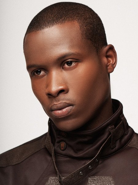 DARNELL JEFFERSON
6'1" Suit: 42L Shirt: 16-34 Waist: 32
Inseam: 34
Shoe: 11